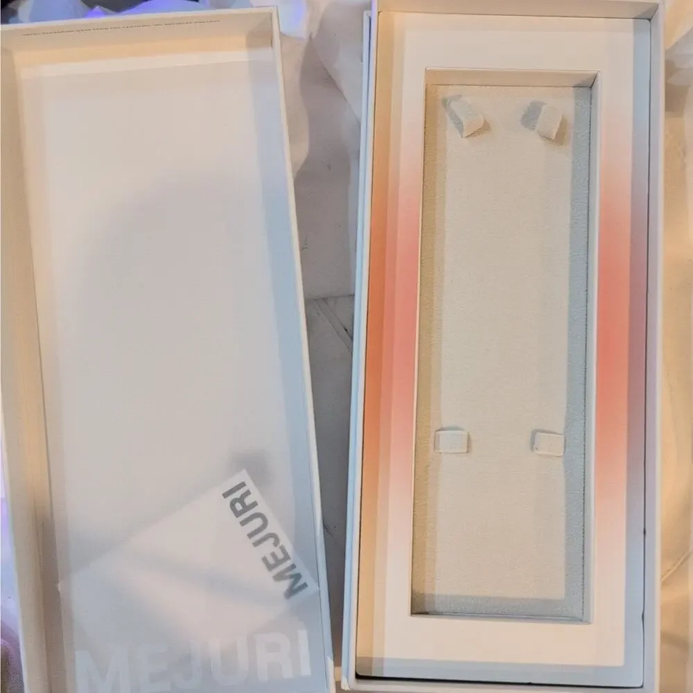 MEJURI White Rectangular Jewelry Gift Box w/ Insert, Paper/Cardboard